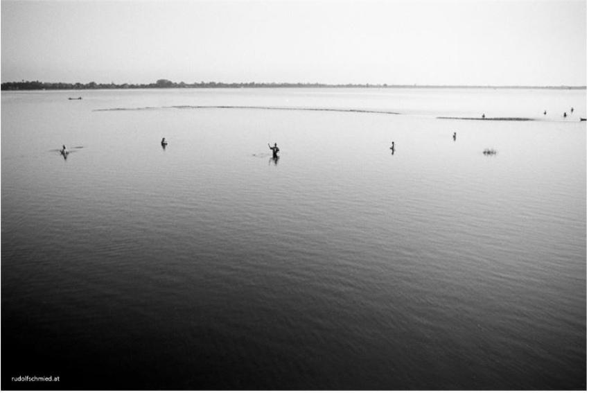Eine Gruppe von Fischern im Inle See in Myanmar